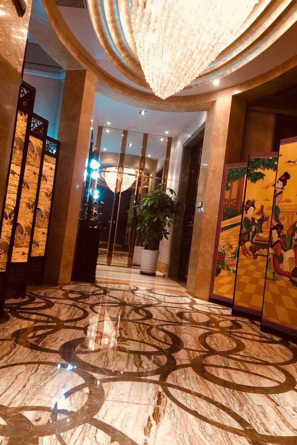 昨晚跟同事去了相城区养生会所,至尊级别的